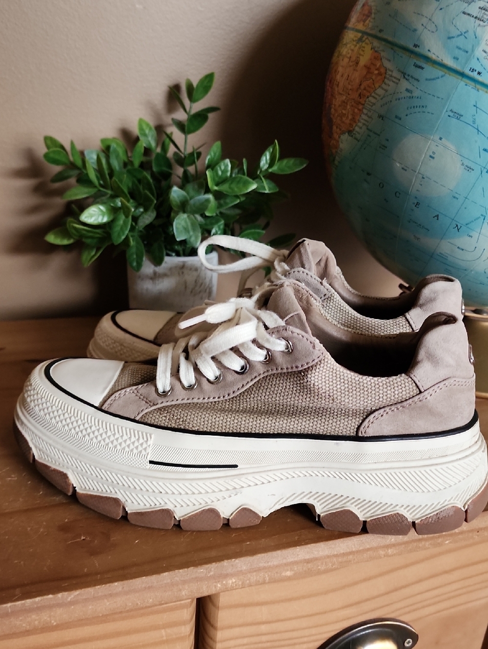 Wishbone Carly Sneaker Size 8,5 - Picture 14 of 15